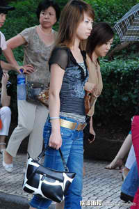 欧亚乱色一区二区三区